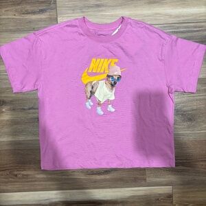 Nike Girls' Sportswear Dog Graphic Boxy T-Shirt